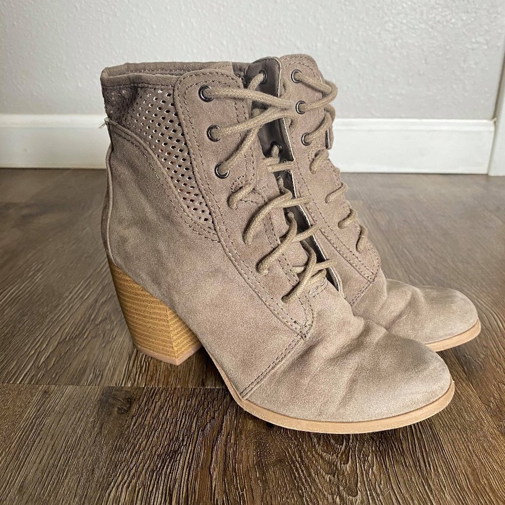 Qupid Tan Ankle Booties w/Heel - Size 6